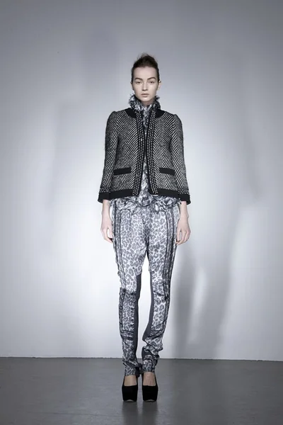 Look 7